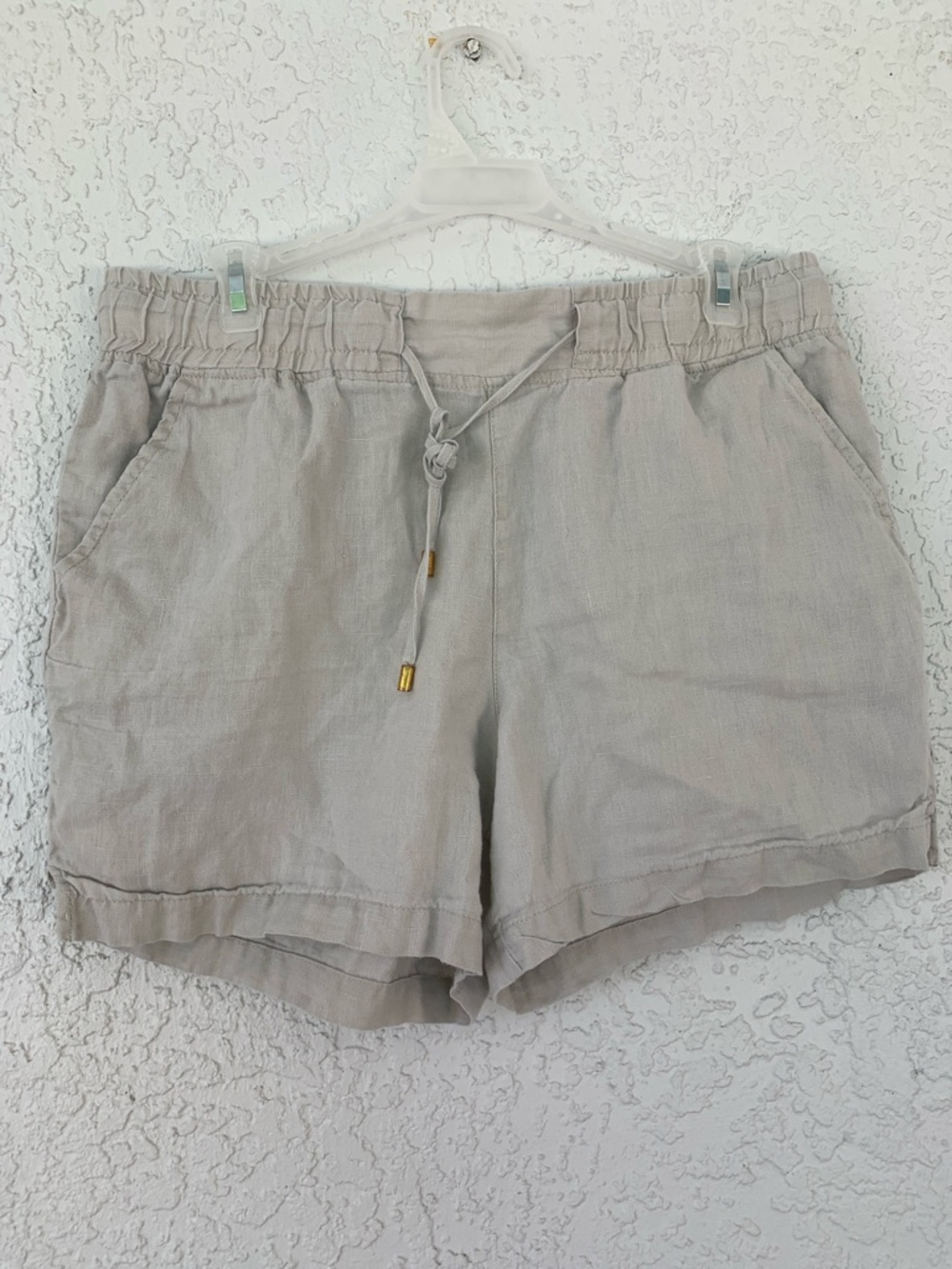 Ellen Tracy Beige Elastic Waist linen Shorts size M
